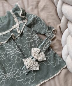 Alternative view of Exclusief broderie jurk bijpassende haarband Zeegroen