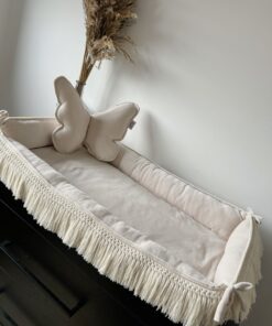 Velvety Ivory Bohemian Butterfly babynestje