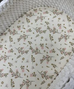 Alternative view of Hoeslaken FlowerPink Katoen mozesmand/verschoonmand