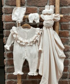 Complete Newbornset Ruffled 5-delig Creme